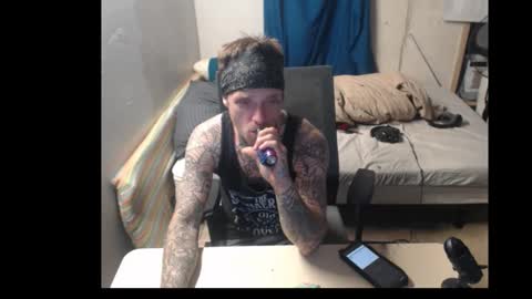 showingitoff online show from November 6, 4:24 am