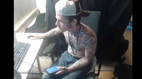 showingitoff online show from November 26, 2:34 am