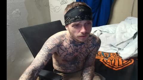 showingitoff online show from February 18, 7:04 am