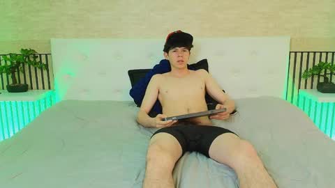 Snapshot of jake_cruzz chatting on May 22, 4:08 am Jake online show from May 22, 4:08 am