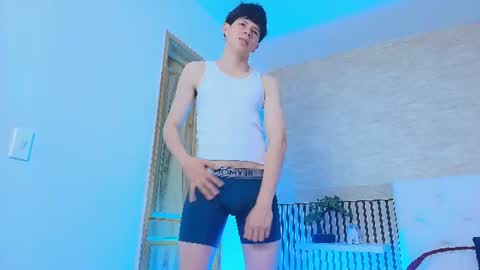 Snapshot of jake_cruzz chatting on June 11, 2:44 am Jake online show from June 11, 2:44 am