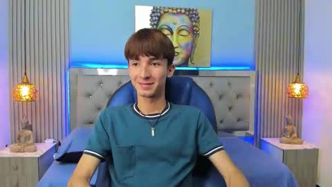 Snapshot of jake_evanss_ chatting on February 24, 4:10 am JAKE online show from February 24, 4:10 am