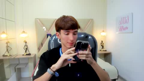 Snapshot of jake_evanss_ chatting on March 21, 6:29 am JAKE online show from March 21, 6:29 am