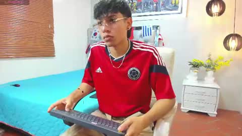 jake_falcon online show from June 27, 11:37 am