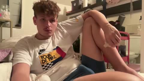 jake_jackson1 online show from October 14, 5:41 am