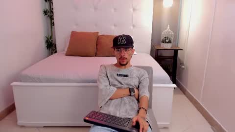 Jake  online show from June 10, 7:35 pm