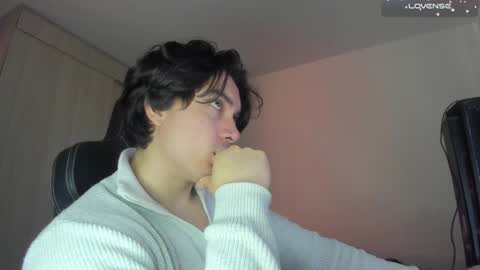 jake_murphy online show from December 10, 7:43 pm