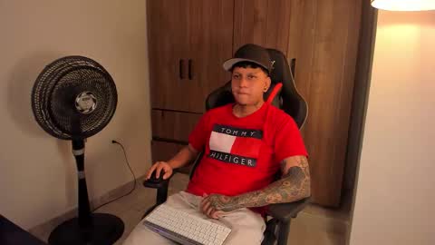 Snapshot of jake_pons chatting on March 6, 9:50 am Jake Pons online show from March 6, 9:50 am