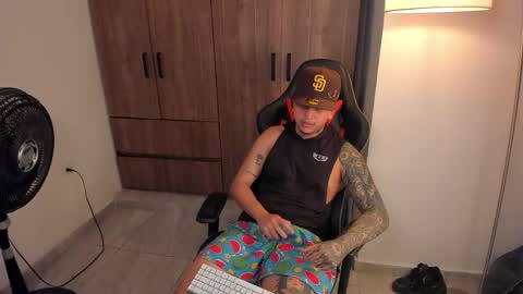 Snapshot of jake_pons chatting on May 15, 9:38 am Jake Pons online show from May 15, 9:38 am