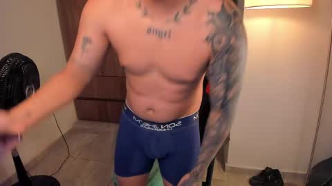 Snapshot of jake_pons chatting on May 16, 2:19 am Jake Pons online show from May 16, 2:19 am