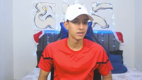 Hi guys im new 3 online show from December 10, 5:22 pm