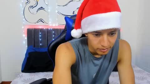 Hi guys im new 3 online show from December 17, 9:05 pm