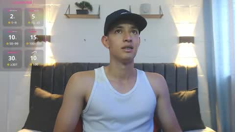 Hi guys im new 3 online show from September 16, 6:42 pm