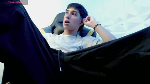 Snapshot of jake_tripp chatting on December 29, 3:44 am jake_tripp online show from December 29, 3:44 am