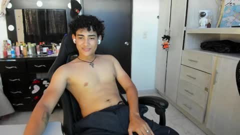 Snapshot of jake_willianss chatting on May 9, 8:47 pm jake willianss online show from May 9, 8:47 pm