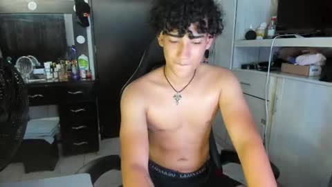 Snapshot of jake_willianss chatting on June 20, 10:34 pm jake willianss online show from June 20, 10:34 pm