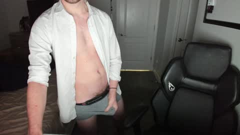 Snapshot of jakesnake442 chatting on December 18, 2:53 am jakesnake442 online show from December 18, 2:53 am