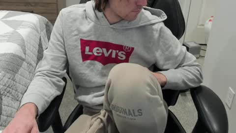 Snapshot of jakesnake442 chatting on February 16, 7:37 am jakesnake442 online show from February 16, 7:37 am