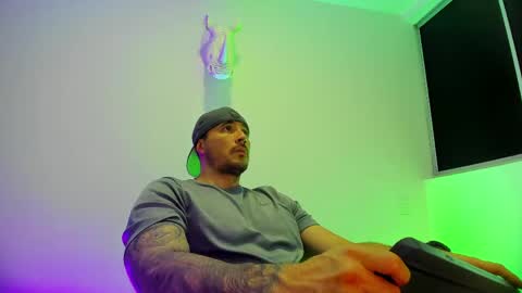 jakestone_1 online show from May 12, 1:25 am