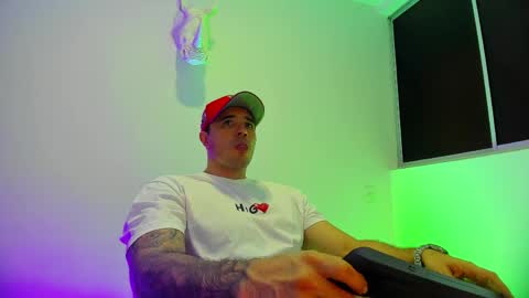jakestone_1 online show from May 16, 6:50 pm