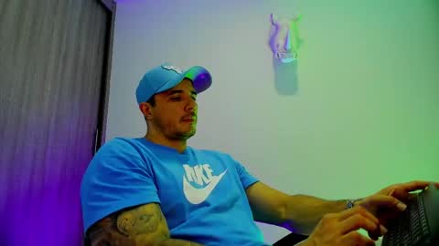 jakestone_1 online show from May 21, 3:46 am