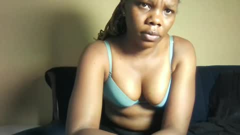 Snapshot of jalia12 chatting on April 6, 11:11 am jalia12 online show from April 6, 11:11 am