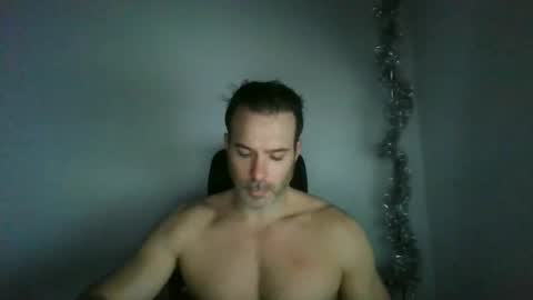 Snapshot of jam3s5959 chatting on December 15, 2:08 am jam3s5959 online show from December 15, 2:08 am