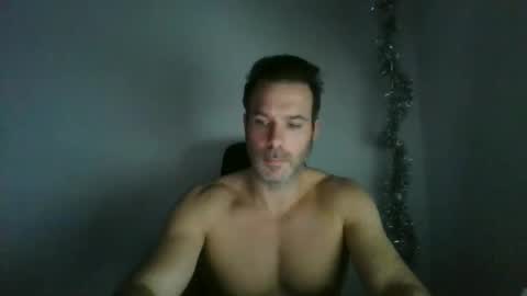 Snapshot of jam3s5959 chatting on January 3, 7:29 pm jam3s5959 online show from January 3, 7:29 pm
