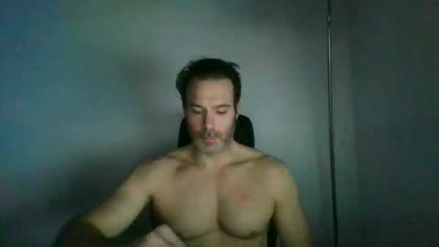 Snapshot of jam3s5959 chatting on January 25, 10:28 pm jam3s5959 online show from January 25, 10:28 pm