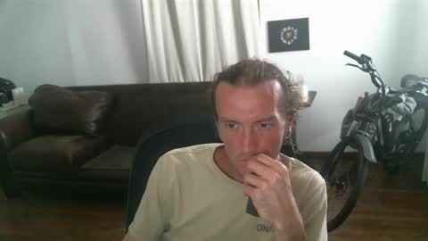 jambu32 online show from April 3, 11:14 pm