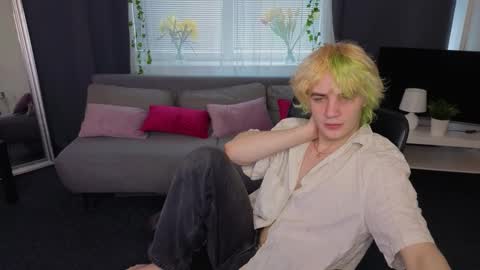 JameMiller online show from March 26, 7:36 am