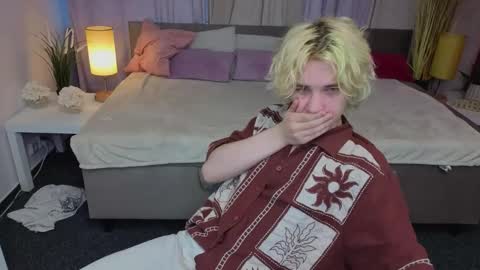 JameMiller online show from May 4, 6:09 am