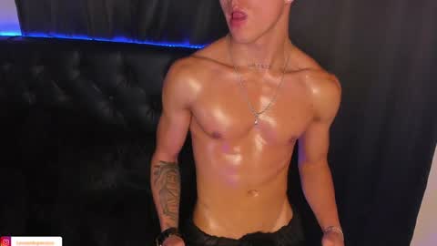 Snapshot of james1lee_ chatting on December 17, 9:50 am LeonardoInsta LeonardoperezcoPvt open online show from December 17, 9:50 am