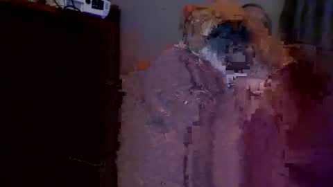 Snapshot of james30cup chatting on October 25, 6:35 pm what you in too online show from October 25, 6:35 pm