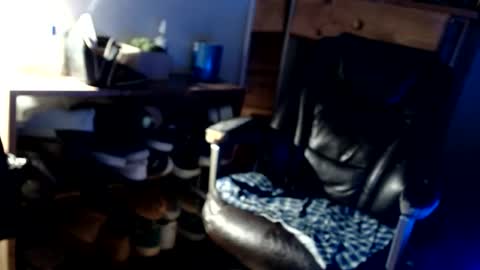 Snapshot of james30cup chatting on January 7, 4:09 pm what you in too online show from January 7, 4:09 pm