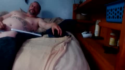 Snapshot of james30cup chatting on April 1, 2:12 am what you in too online show from April 1, 2:12 am