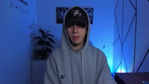 james_adamss_ online show from November 26, 12:06 pm