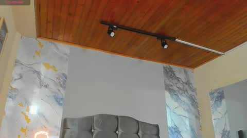 james_adamss_ online show from February 24, 12:03 pm