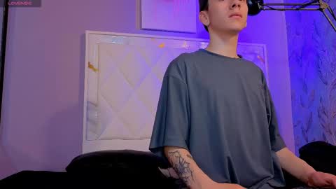 james_adamss_ online show from March 1, 2:57 am