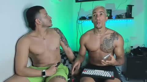 james_and_max online show from January 19, 4:27 am