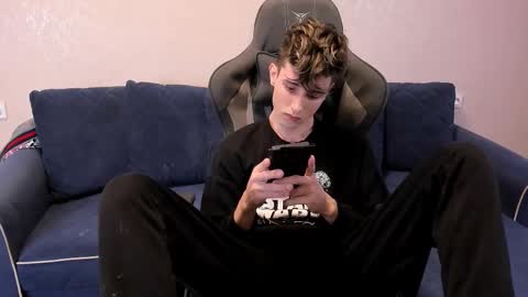 Snapshot of james_mil chatting on October 2, 7:54 pm James online show from October 2, 7:54 pm