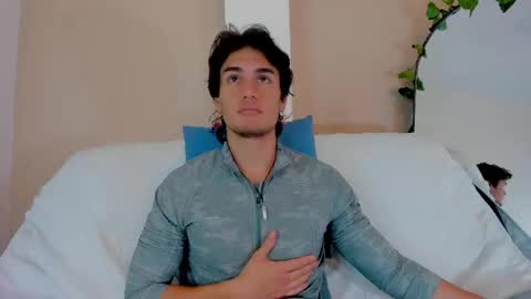 james_morrisonm online show from May 13, 2:47 pm