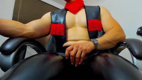 Snapshot of james_thick1 chatting on December 4, 12:41 am James online show from December 4, 12:41 am