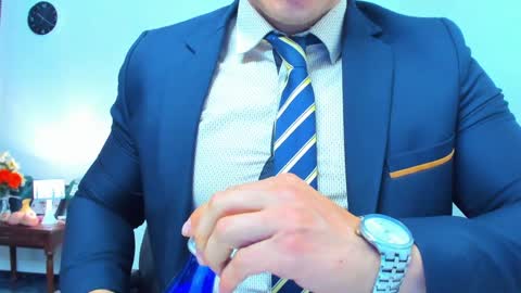 Snapshot of james_thick1 chatting on December 18, 3:22 pm James online show from December 18, 3:22 pm