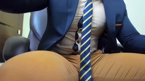 Snapshot of james_thick1 chatting on January 9, 12:14 am James online show from January 9, 12:14 am