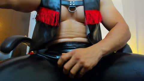 Snapshot of james_thick1 chatting on February 15, 2:11 pm James online show from February 15, 2:11 pm