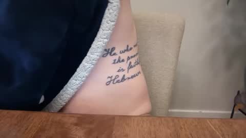 Snapshot of jamesbuilt chatting on February 17, 3:25 am jamesbuilt online show from February 17, 3:25 am