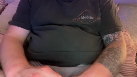 Snapshot of jamesbuilt chatting on April 3, 3:26 am jamesbuilt online show from April 3, 3:26 am