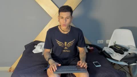 Snapshot of jamesinked_ chatting on December 5, 2:44 pm Jamesinked online show from December 5, 2:44 pm