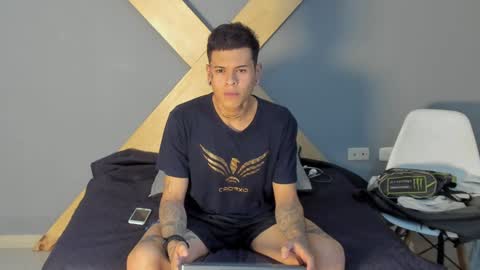 Snapshot of jamesinked_ chatting on December 5, 6:11 pm Jamesinked online show from December 5, 6:11 pm